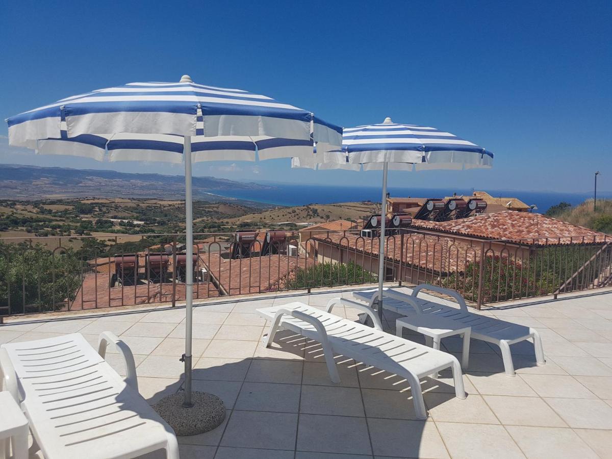 Residence Pala Stiddata With Panoramic Swimming Pool Trinita d'Agultu e Vignola Bagian luar foto